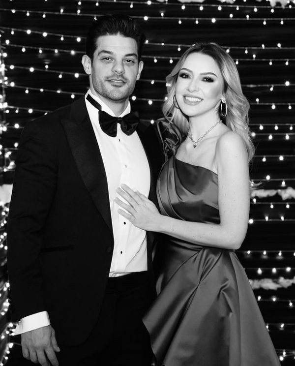 Yeni gelin Hadise'de Müge Anlı'nın yolundan gitti! Sosyal medya hesabında soy adını değiştirdi - Resim: 3
