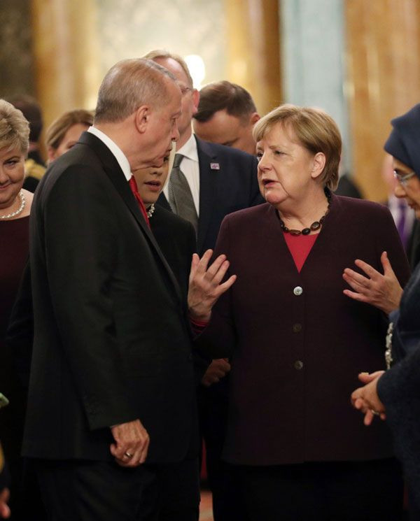 Buckingham Sarayı'nda NATO ülkeleri liderlerinden aile fotoğrafı - Resim: 3