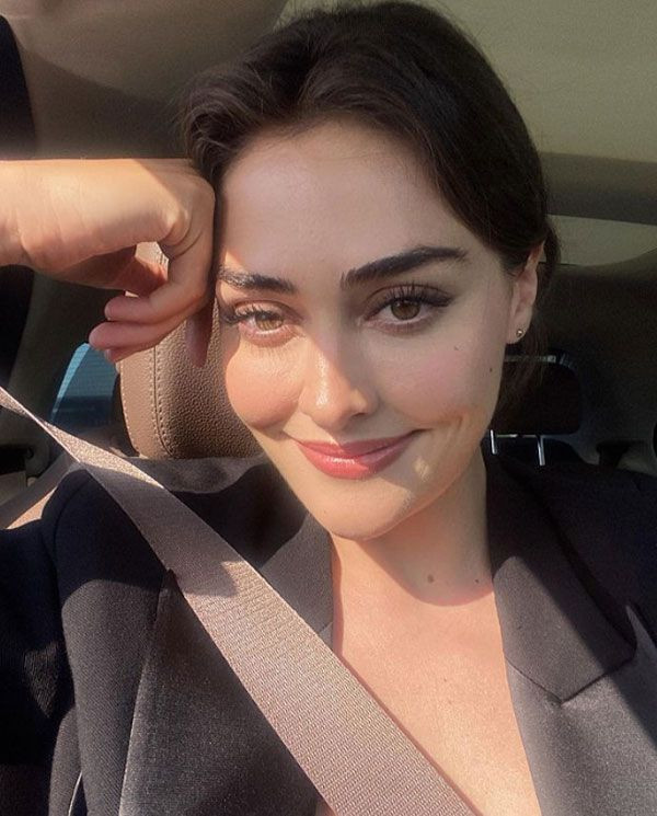 Yılın bomba aşk iddiası! Esra Bilgiç ve Reynmen gece boyu birlikte sarmaş dolaş eğlediler - Resim: 4