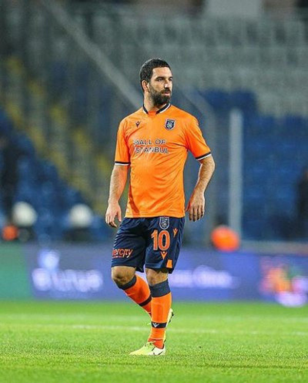 Arda Turan Galatasaray camiasını ikiye böldü - Resim: 1