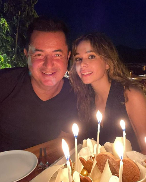 Acun'un büyük kızı Leyla Tiktok videoları paylaştı, dekoltesiyle esti geçti "Baban görmesin" - Resim: 2