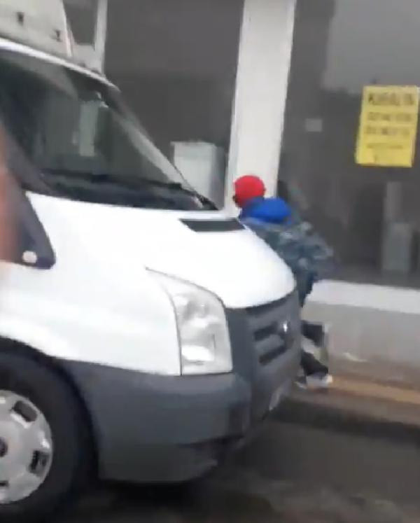 Bursa'daki iğrenç olay! Genç kızın görüntülediği taciz şüphelisi mavi montundan yakalandı - Resim: 0