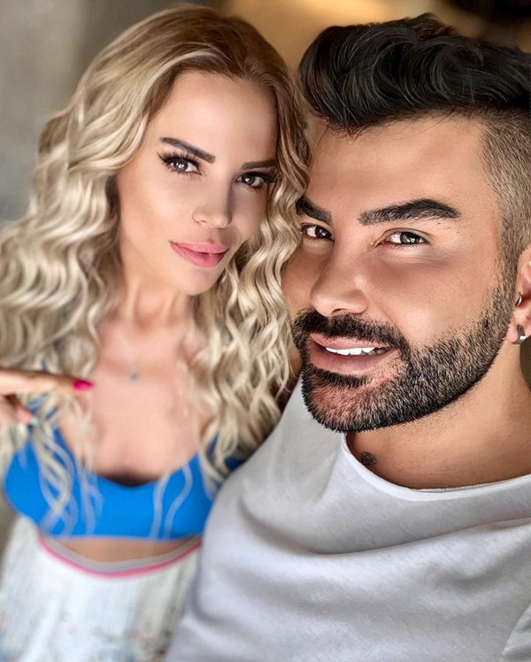 Ünlü şarkıcı kışlık menemen hazırladı! O halleri takipçilerini şaşırttı "bari tırnaklarını kes" - Resim: 0