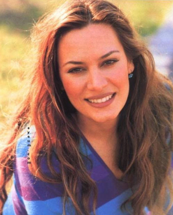 Türkiye'nin güzeli Ebru Cündübeyoğlu 19 yıllık aşkı bitirdi! Eşiyle tek celsede boşandı - Resim: 0