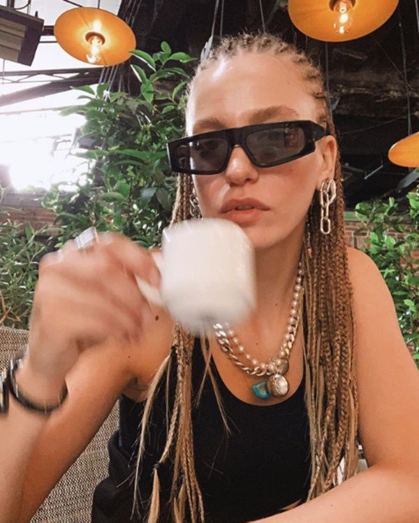 Serenay Sarıkaya'nın paylaşımı yanlış anlaşılınca olanlar oldu! Eleştiri yağmuruna tutuldu - Resim: 4