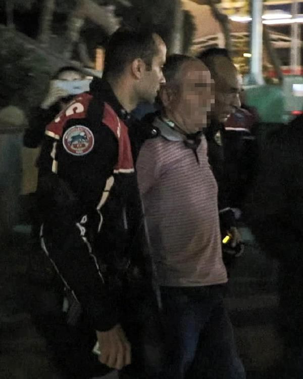 Antalya'da 'Gel sana sarılayım' deyip kalçasından bıçakladı - Resim: 1