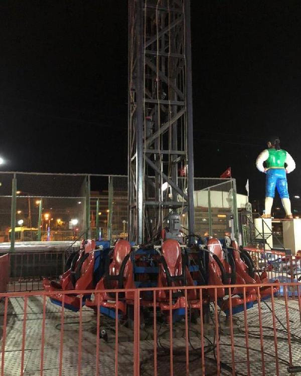 İzmir'de lunaparkta eğlence halatı koptu: Yaralılar var - Resim: 1