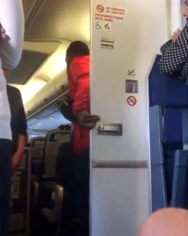 Ünlü sporcu Stafford Slick uçak tuvaletinde rezaleti paylaştı - Resim: 4