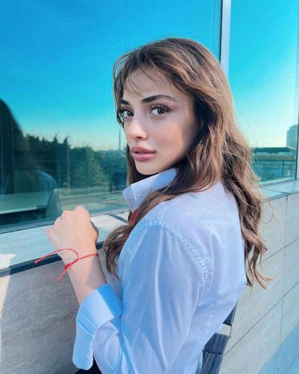 Yeni dizisi Duy Beni olay yaratmıştı! Rabia Soytürk'ün estetiksiz hali görenlere "Bu kim" dedirtti - Resim: 1