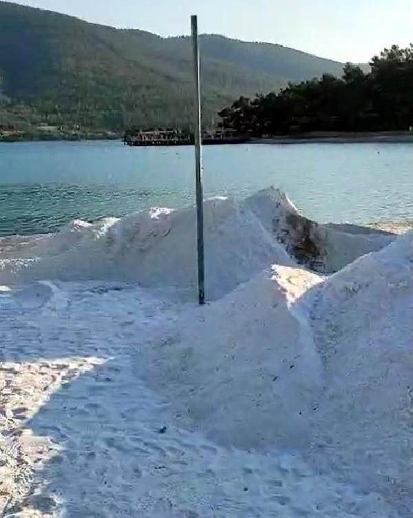 5 yıldızlı otele ceza yağmıştı! Bodrum'da plaja dökülen kuvars tozu kaldırılmaya başlandı - Resim: 2