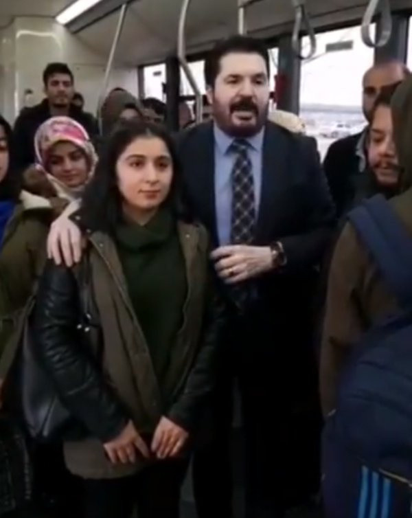 Savcı Sayan Ağrı'da Öğrencibüs dönemini başlattı 25 kuruşa seyahat - Resim: 0