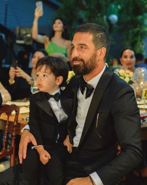 Arda Turan denizin altında takipçilerine şov yaptı! Tatildeki o anlara beğeni yağdı - Resim: 1