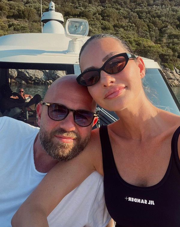 Yasemin Özilhan'dan boşanma iddialarına tokat gibi cevap! O paylaşımıyla her şeye nokta koydu - Resim: 1