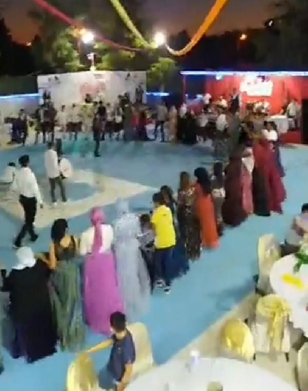 Diyarbakır'da koronayı hiçe sayıp 70 kişi kol kola halay çekti - Resim: 3