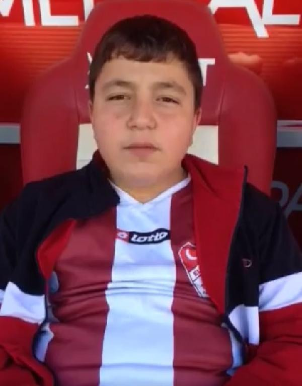 Simit satarak Elazığspor'a destek oluyordu! Muhammed'den acı haber - Resim: 1