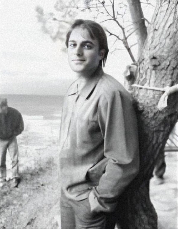 17 yıllık evliliğini tek celsede bitirmişti! Ufuk Özkan gençlik fotoğrafını paylaşıp yaptığı göndermeyle akılları karıştırdı - Resim: 3