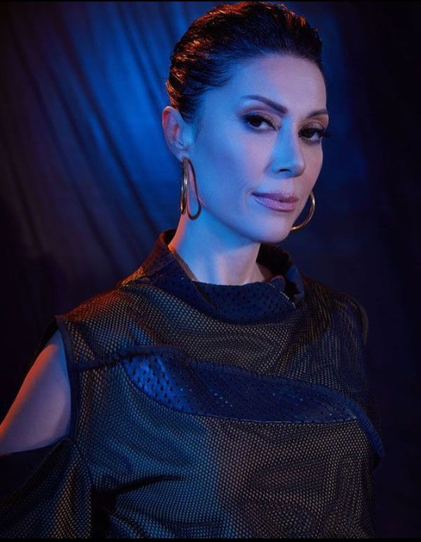 90'lı yılların efsanesi şarkıcı Gülay kanser olunca İstanbul'u terk etti artık tarlada çalışıyor - Resim: 1