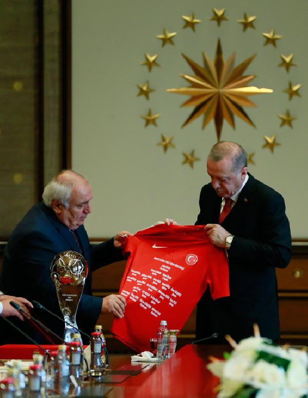 Erdoğan, Ampute Futbol Milli Takımı'nı kabul etti - Resim: 2