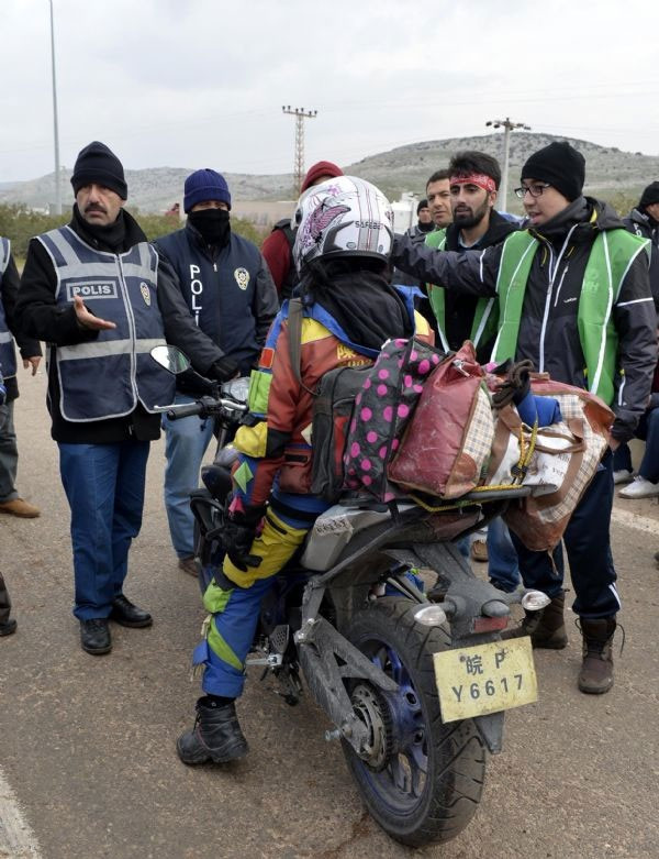 Çinli turist ile polis arasında güldüren diyalog - Resim: 3