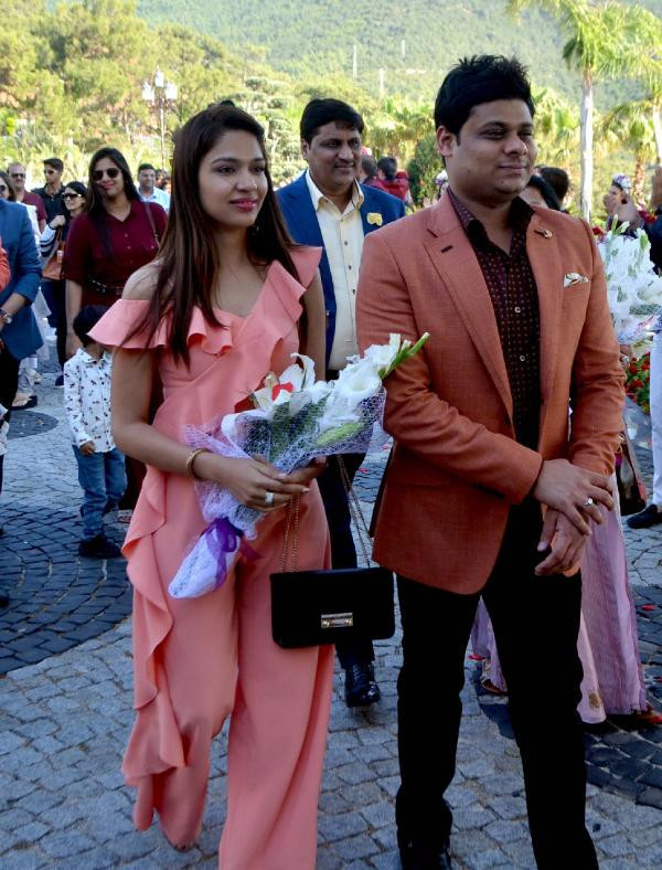 Ünlü milyarderden oğluna Bodrum'da 4 gün 4 gecelik Hint düğünü - Resim: 1