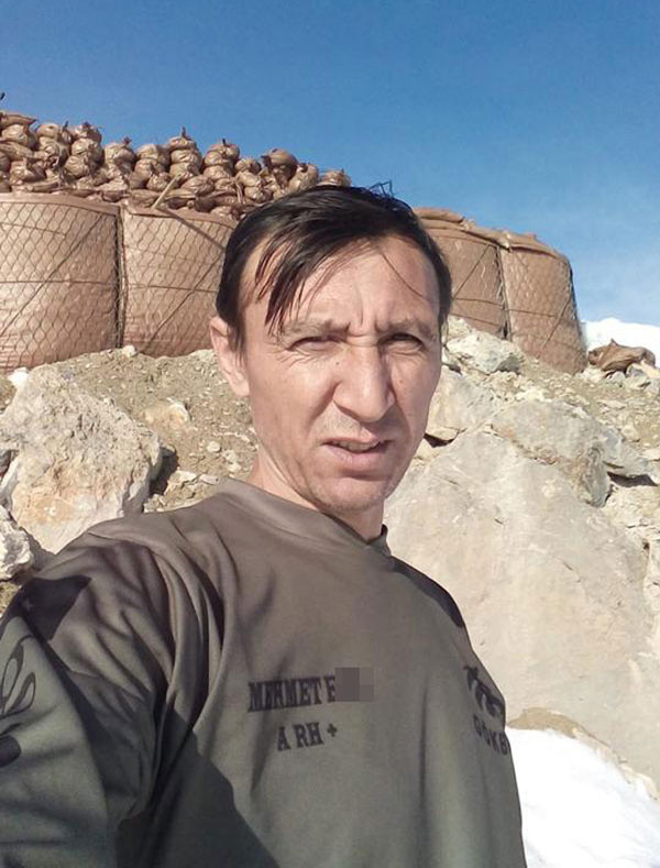 Dövdüğü eşi ölünce tutuklanan astsubaydan evlere şenlik savunma - Resim: 0