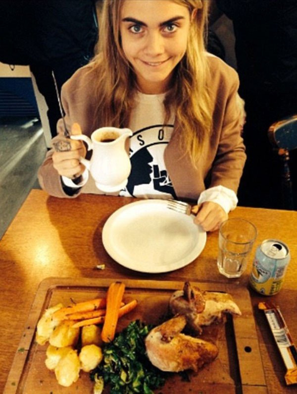 Ünlü model sabahın ilk ışıkları ile yakalandı - Resim: 4