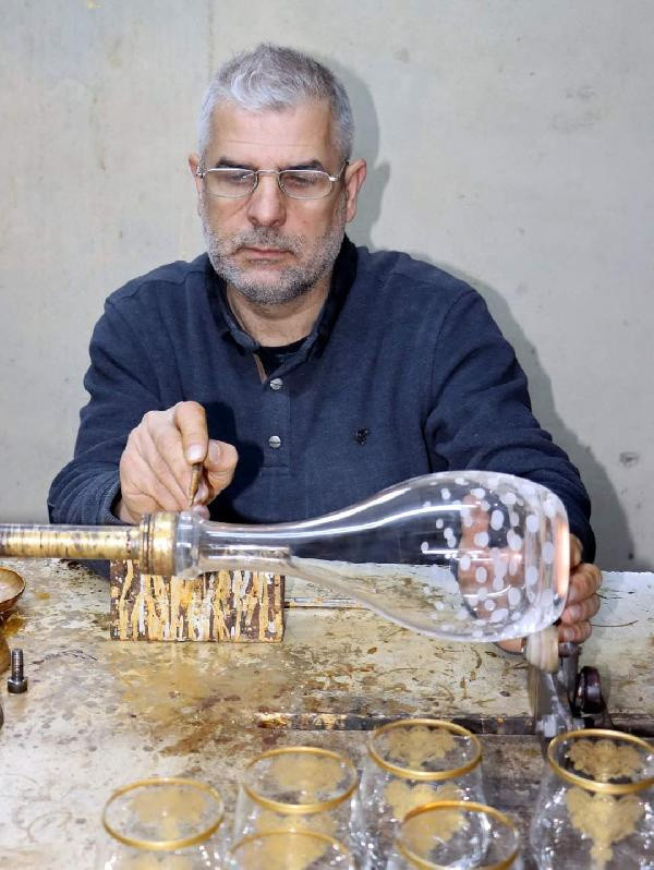 Hatay'da göz ayarıyla yapıp altın suyuna boyuyor! Siparişlere yetişemiyor - Resim: 1