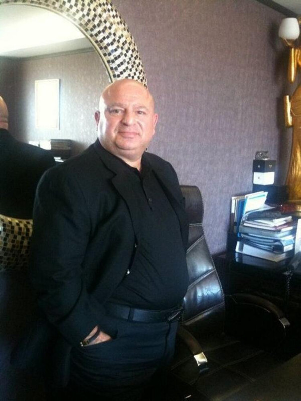 İstanbul'da ünlü iş adamı kaldığı villayı soydu! Kapı tokmağını bile götürdü - Resim: 3