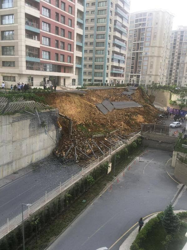 Başakşehir'de istinat duvarı çöktü - Resim: 2