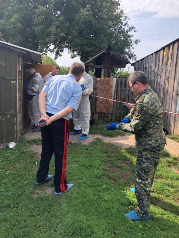 Rusya'da dehşet! Balta ile ailesini katletti - Resim: 0