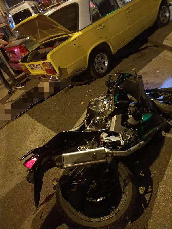 Kartal'da park halindeki otomobile çarpan motosikletin sürücüsü öldü - Resim: 0