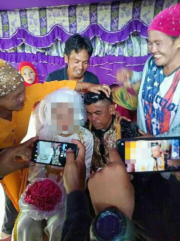 13 yaşındaki çocuk 48 yaşındaki adamla evlendirildi! Görüntüler ortaya çıktı - Resim: 0