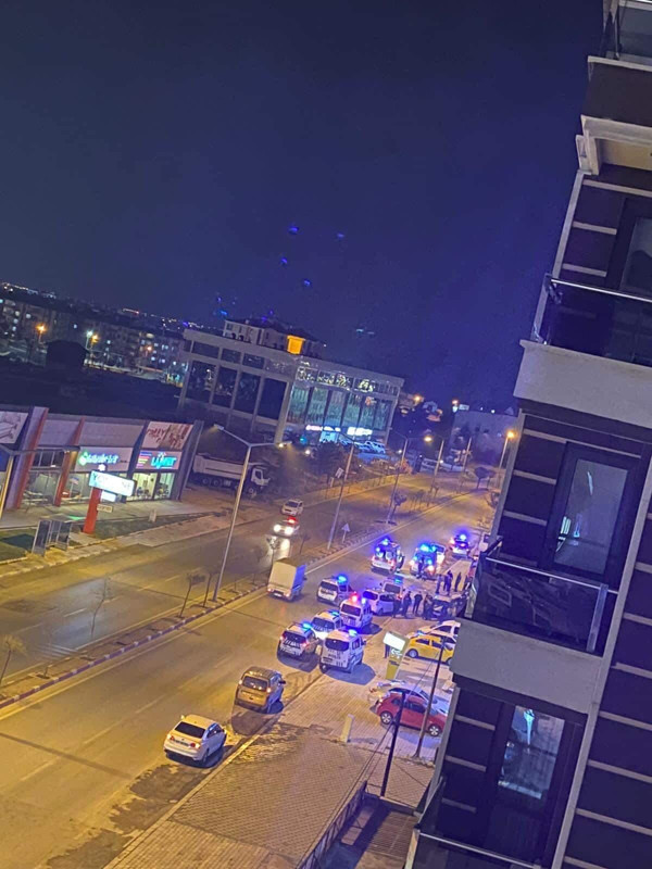 Afyonkarahisar'da işe giden karı koca kabusu yaşadı! Önce şişe attılar sonra... - Resim: 0