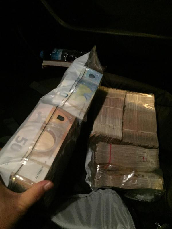 İstanbul'da takside 300 bin Euro unuttu 50 Euro ödül verdi! Kim olduğu ortaya çıktı - Resim: 3