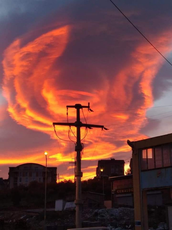 Bursa'da herkes telefona sarıldı! Gökyüzüne bakanlar şaşkına döndü - Resim: 0