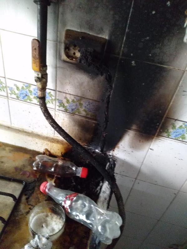 Uşak'tan sonra şimdi de Balıkesir! Bir evde doğal gaz nedeniyle patlama oldu - Resim: 0