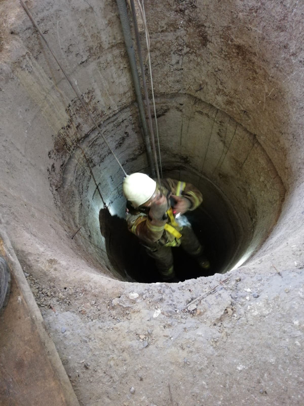 İstanbul'da kuyudan gelen çığlıklar ekipleri harekete geçirdi - Resim: 0