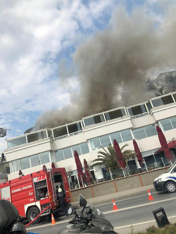 Baltalimanı Polis Evi'nin çatısında korkutan yangın - Resim: 0