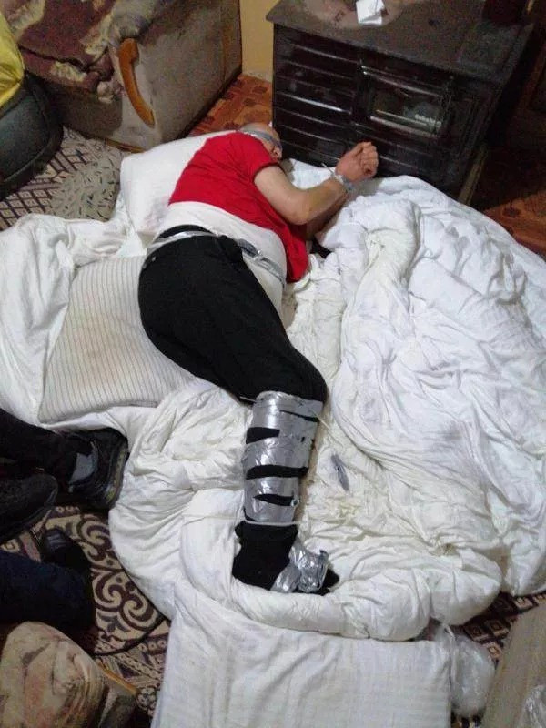 Ellerini ayaklarını bağlayıp günlerce aç bıraktılar! Denizli'de iş adamının kaçırıldığı ev görüntülendi - Resim: 0