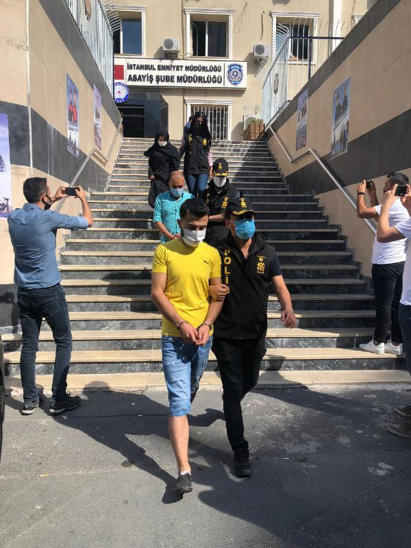 Anne ile kızına işkence ederek evdeki altınları çaldılar! Dehşeti evin büyük kızı azmettirmiş - Resim: 0