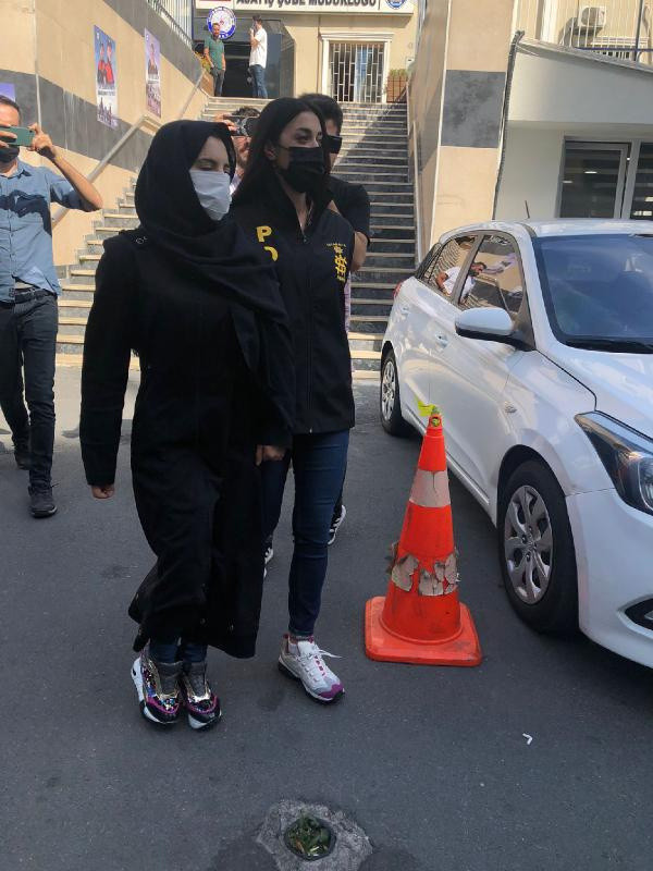 Anne ile kızına işkence ederek evdeki altınları çaldılar! Dehşeti evin büyük kızı azmettirmiş - Resim: 1