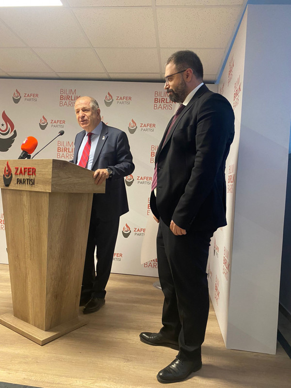 Ali Babacan SMS'le görevden aldı! Gürol Ayan ve ekibinin yeni partisi bakın neresi oldu - Resim: 1