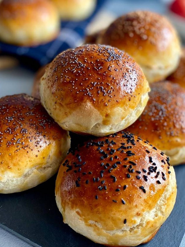 Anne bir tane daha yok mu dedirtecek yumuş yumuş peynirli mayalı poğaça tarifi - Resim: 0