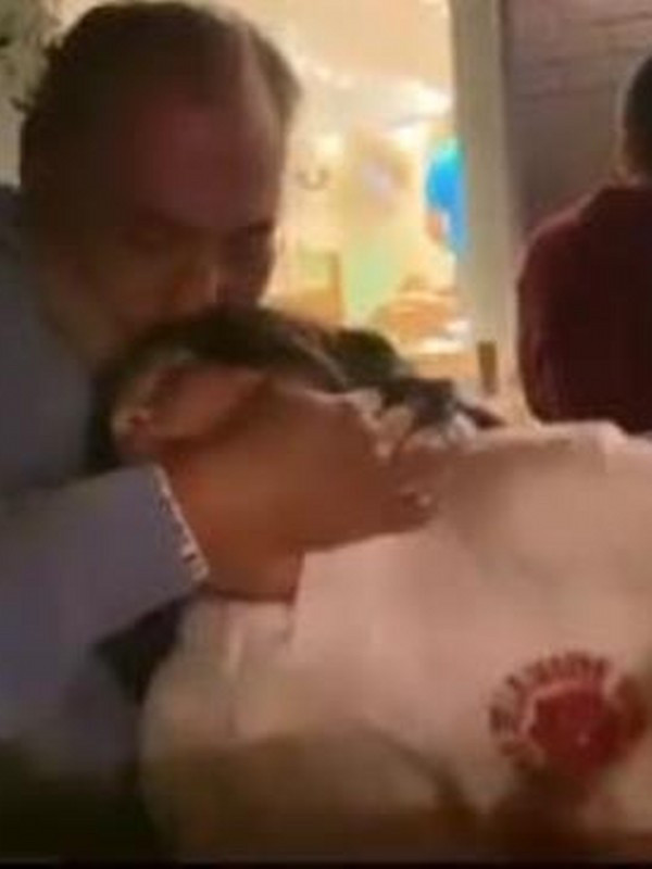 Yılan hikayesine döndü! Seren Serengil paylaştı Reha Muhtar'ın çocuklarıyla kavuşma anı - Resim: 1