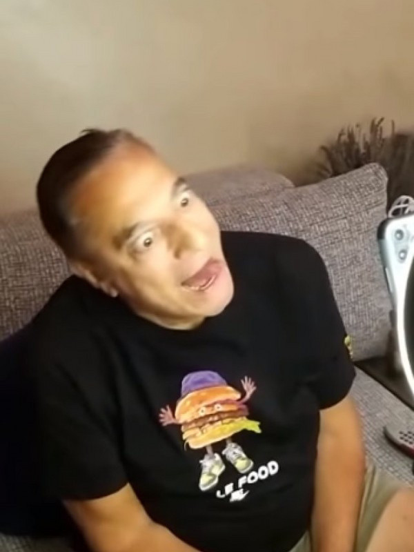 Mehmet Ali Erbil'in kızı Yasemin Erbil'in pozuna babasının olay yorumu hatırlatıldı! - Resim: 1