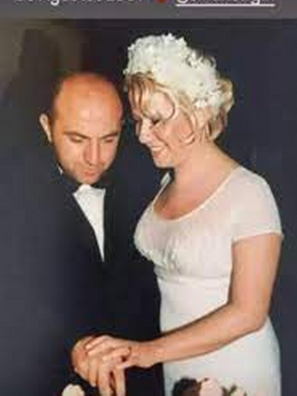 Sinan Engin hanım köylü çıktı! 25 yıllık eşiyle ilgili itiraf şaşırttı - Resim: 1