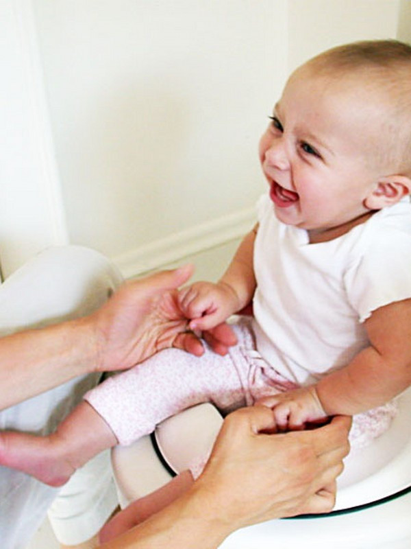 Bebek bezi masrafına son! Bebeğiniz 4 aylıkken bile bebek bezi almaktan kurtaracak o yöntem... - Resim: 0