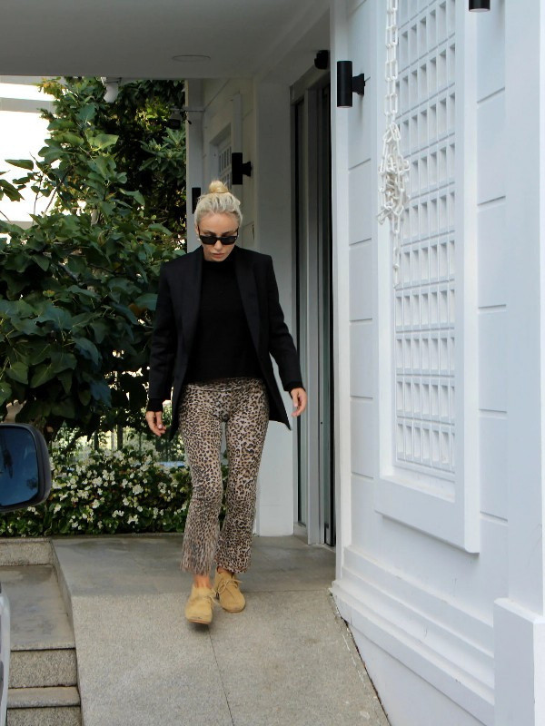 Gülşen, polis merkezine imza vermeye gitti! - Resim: 0