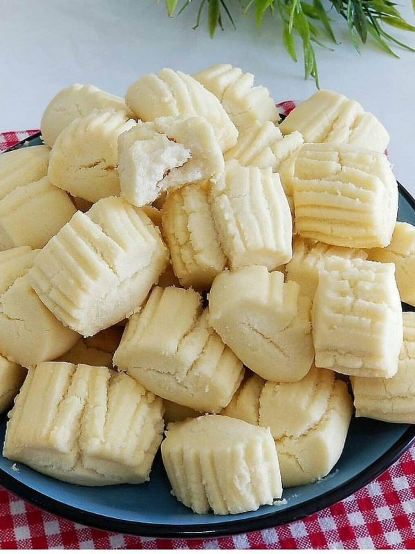 Komşuların tarif istediği kıyır kıyır üç malzemeli un kurabiyesi - Resim: 0