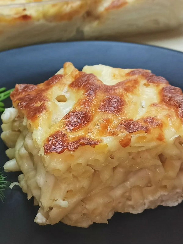 Sade makarnadan sıkılanlar için beşamel soslu fırında makarna tarifi - Resim: 0